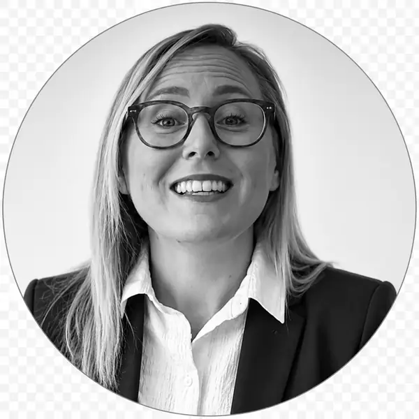 Claire, experte formaliste chez Leyland